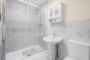 En-Suite 2- click for photo gallery